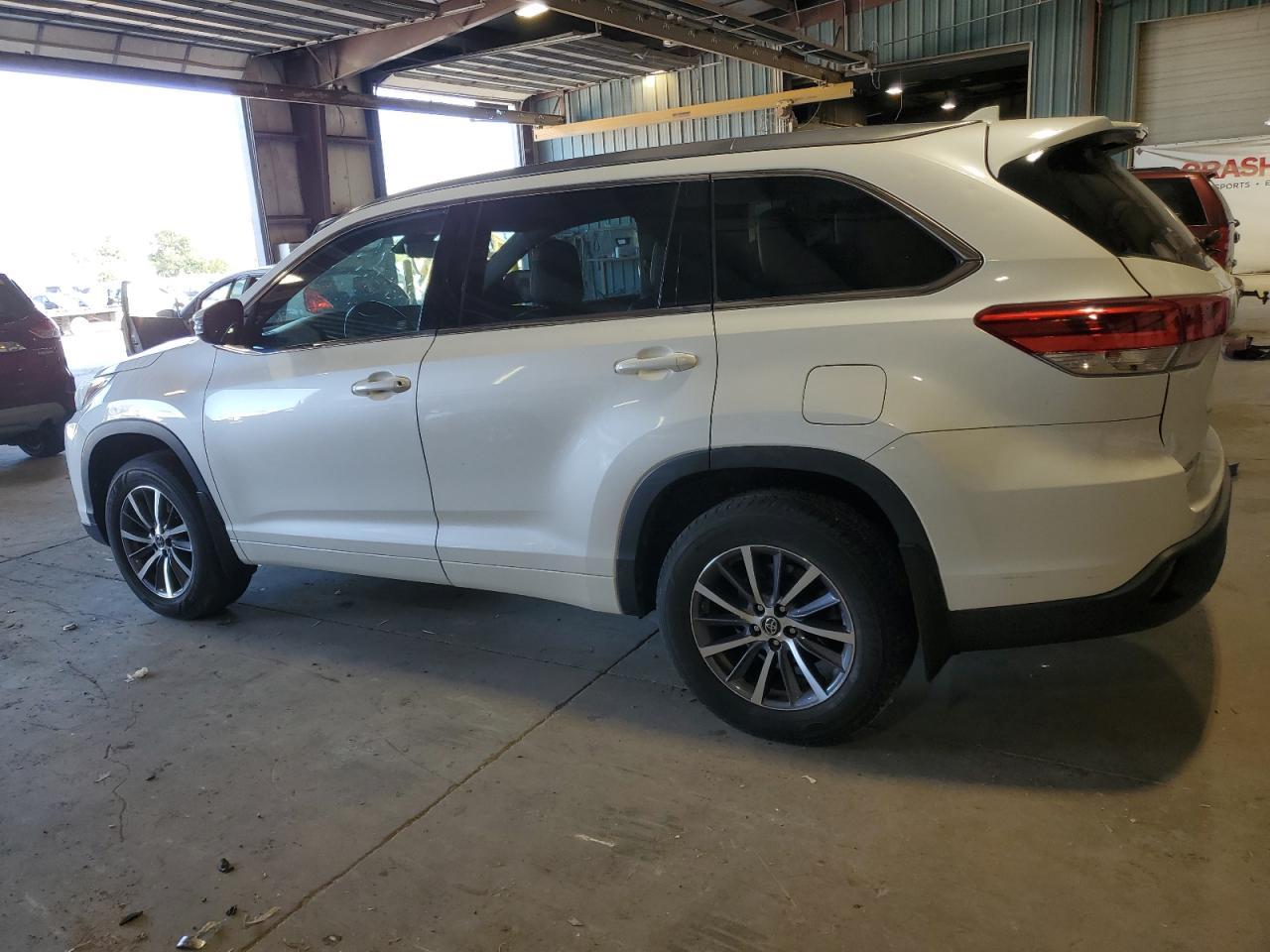 2017 TOYOTA HIGHLANDER