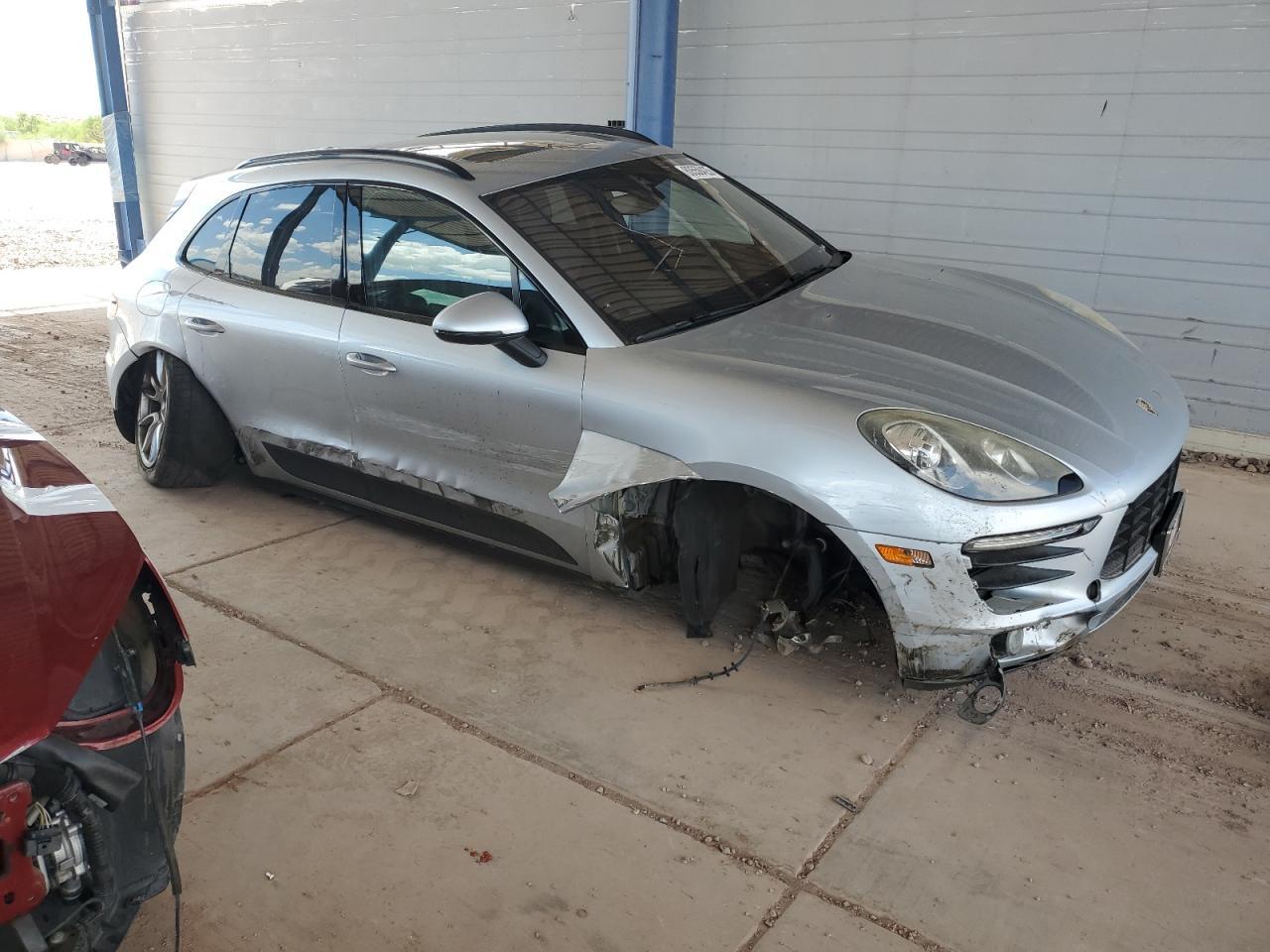 2017 PORSCHE Macan