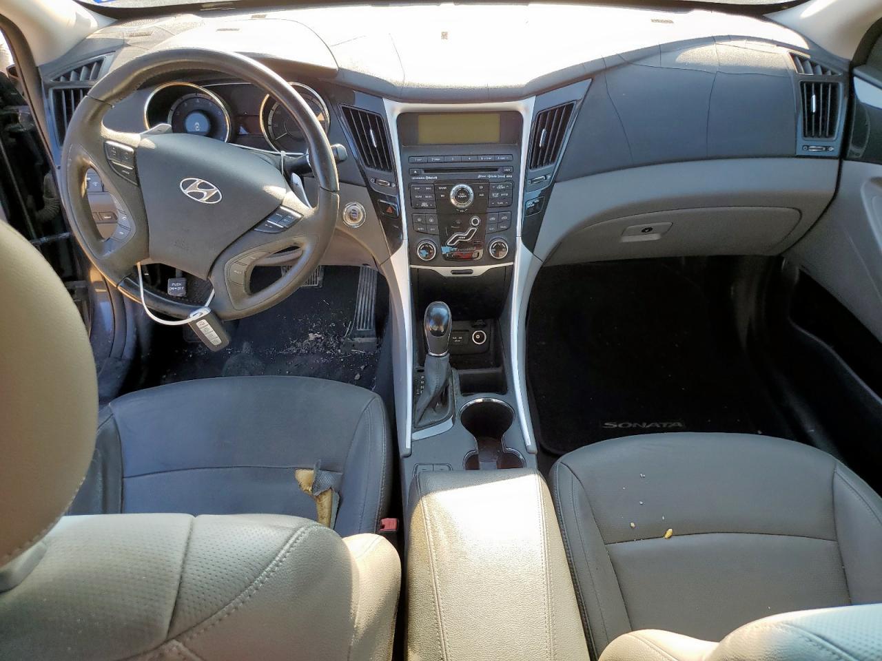 2011 HYUNDAI SONATA