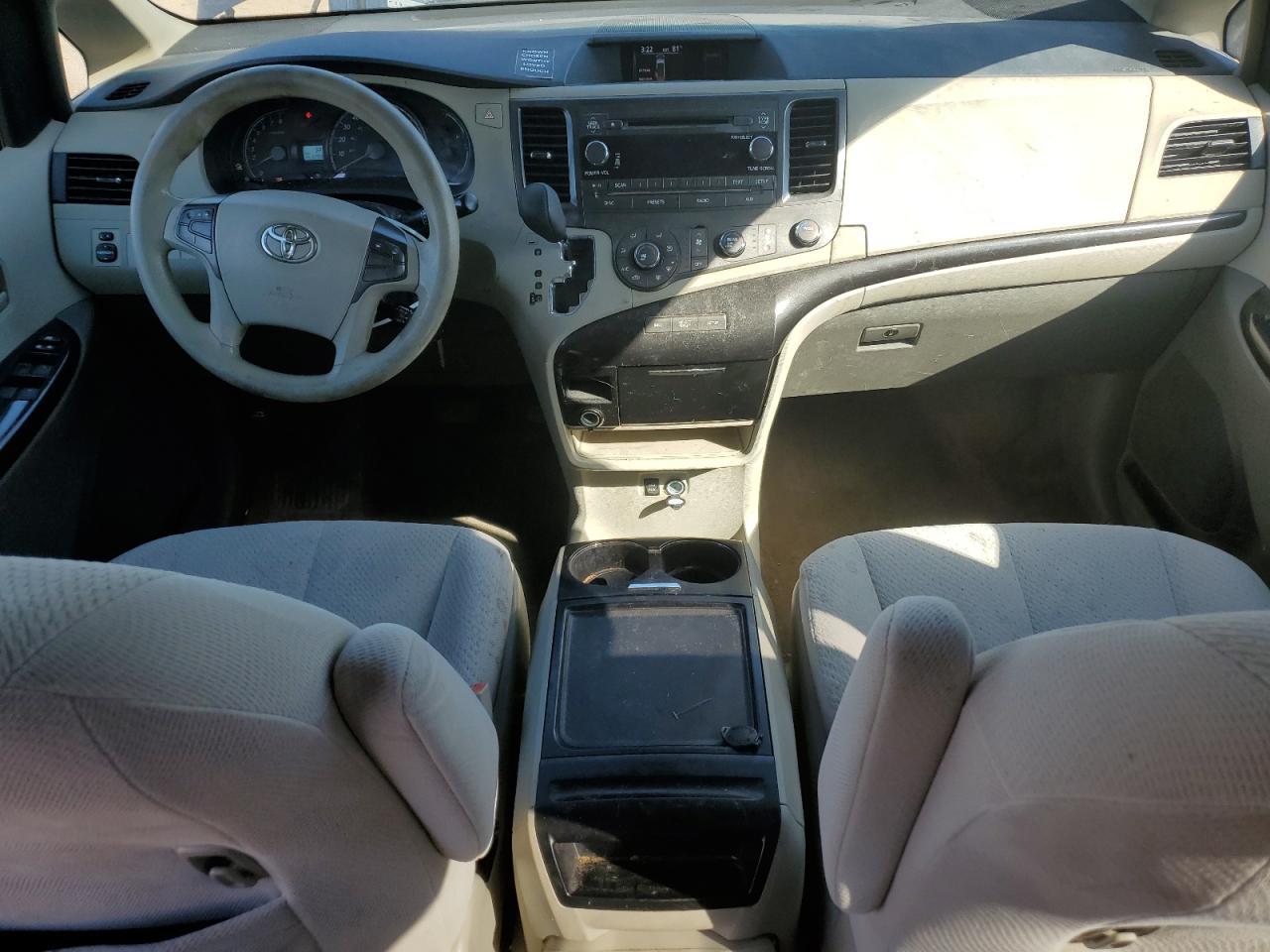 2012 TOYOTA SIENNA
