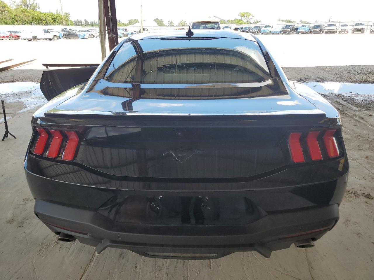 2025 FORD MUSTANG