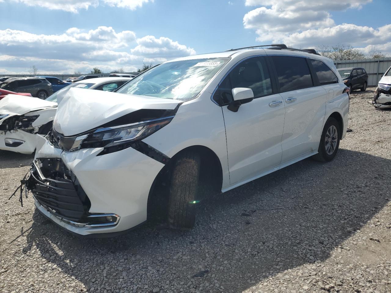2023 TOYOTA SIENNA