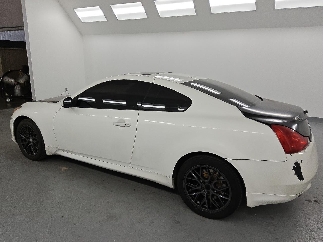 2011 INFINITI G37