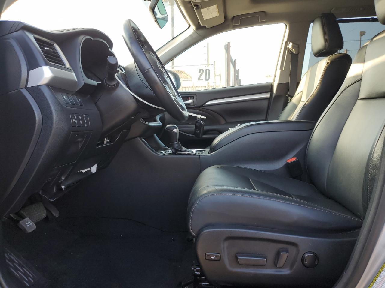 2017 TOYOTA HIGHLANDER
