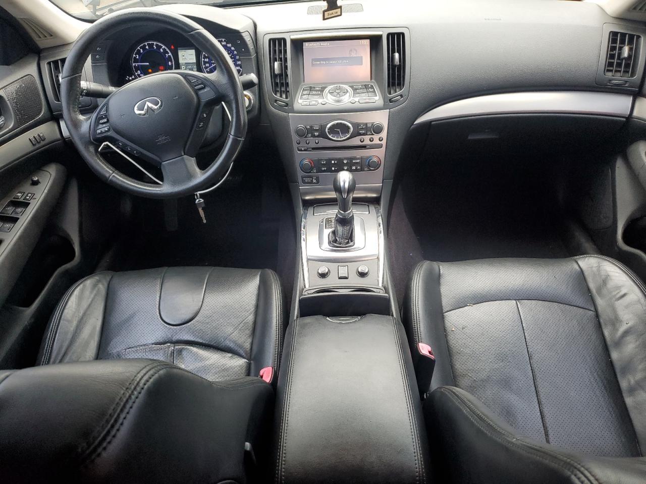 2011 INFINITI G37