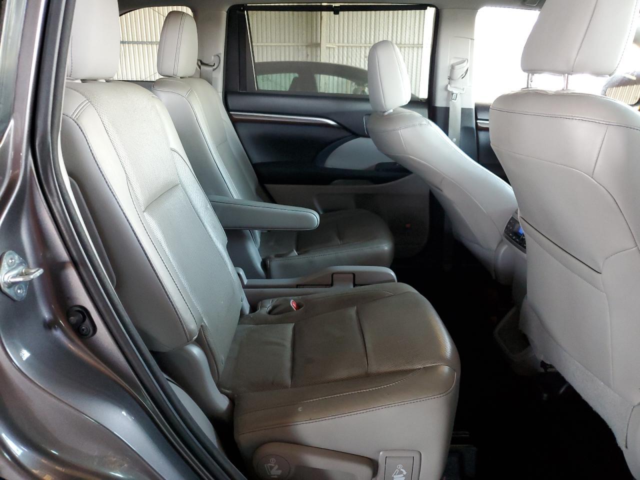 2015 TOYOTA HIGHLANDER
