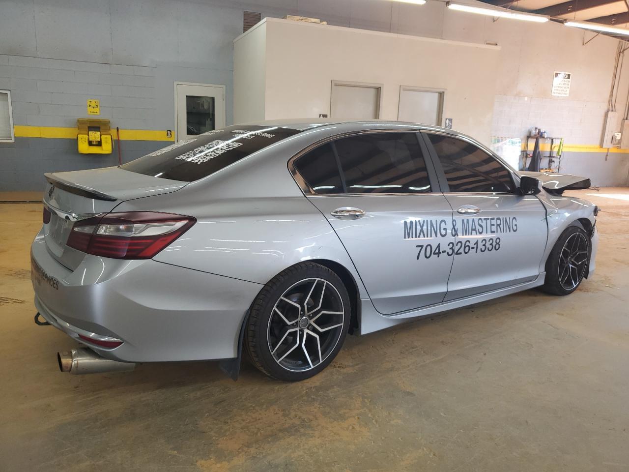 2017 HONDA ACCORD