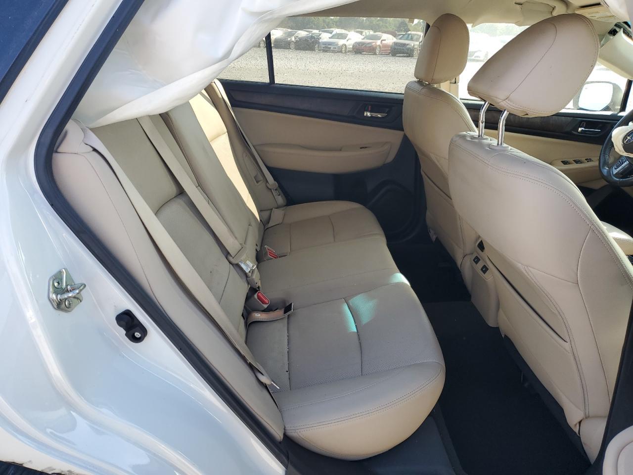 2015 SUBARU Outback