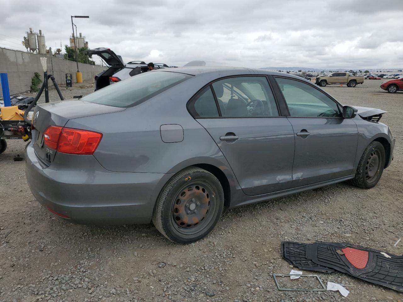 2011 VOLKSWAGEN JETTA