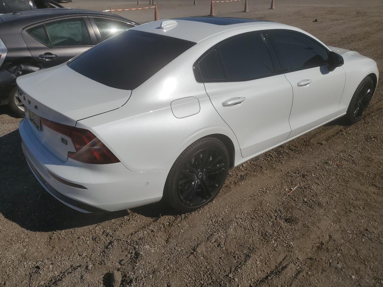 2024 VOLVO S60