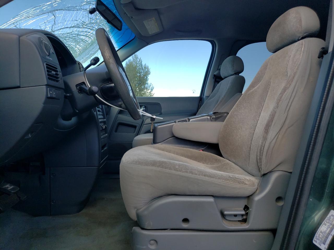2000 NISSAN Quest