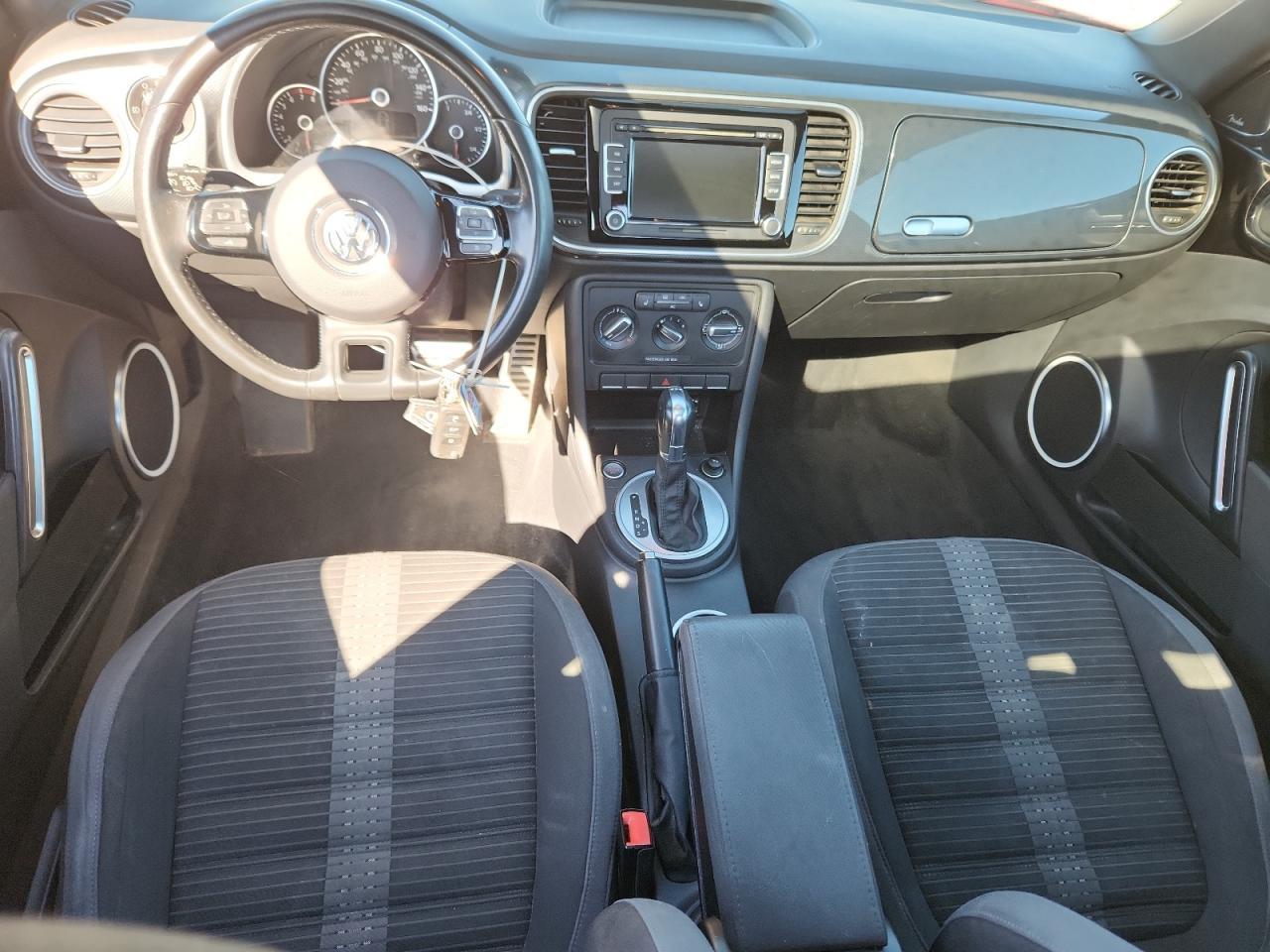 2012 VOLKSWAGEN Beetle
