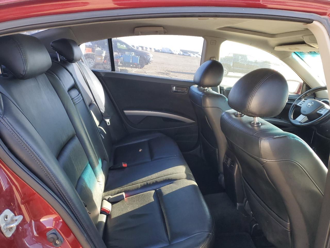 2005 NISSAN Maxima