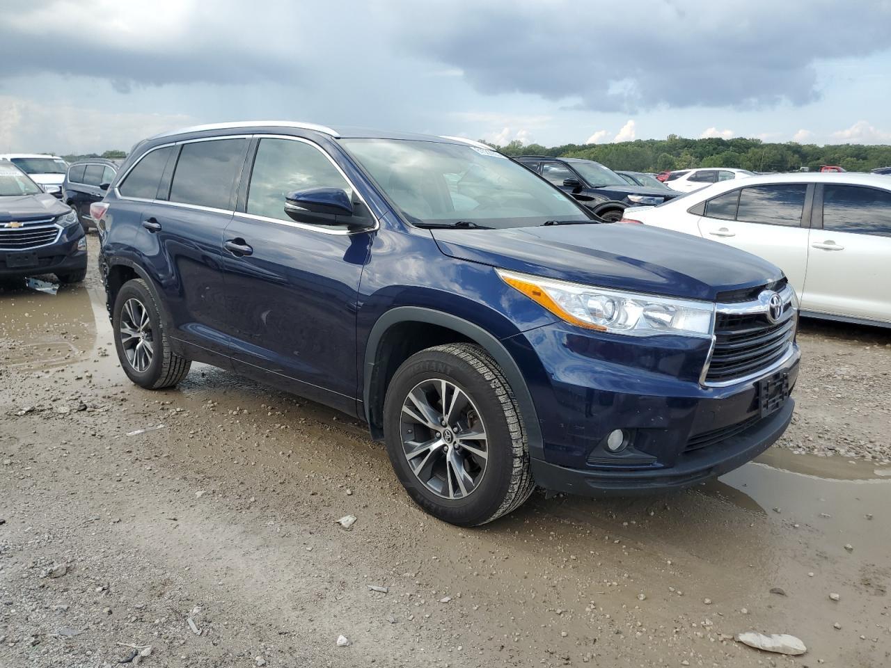 2016 TOYOTA HIGHLANDER