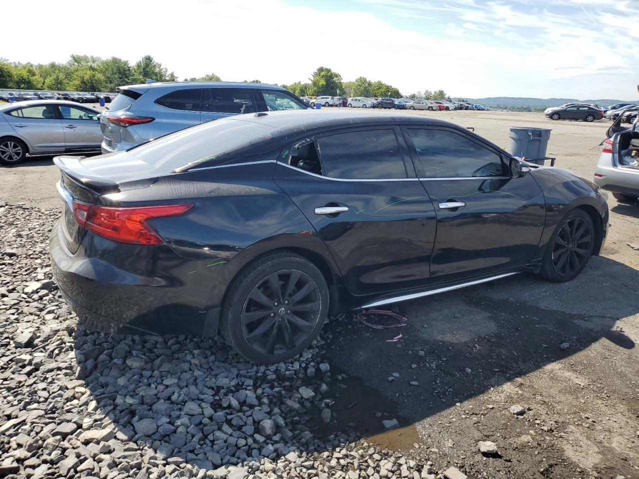 2017 NISSAN Maxima