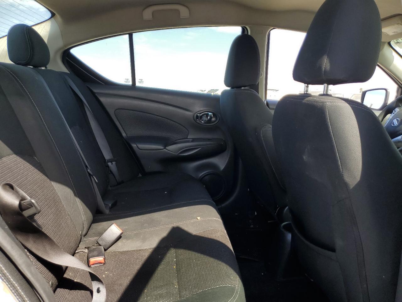 2017 NISSAN VERSA