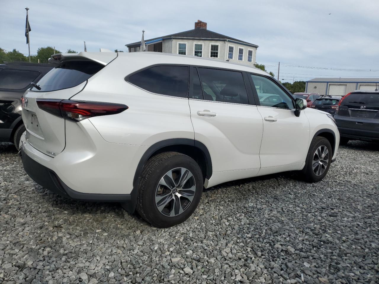 2024 TOYOTA HIGHLANDER