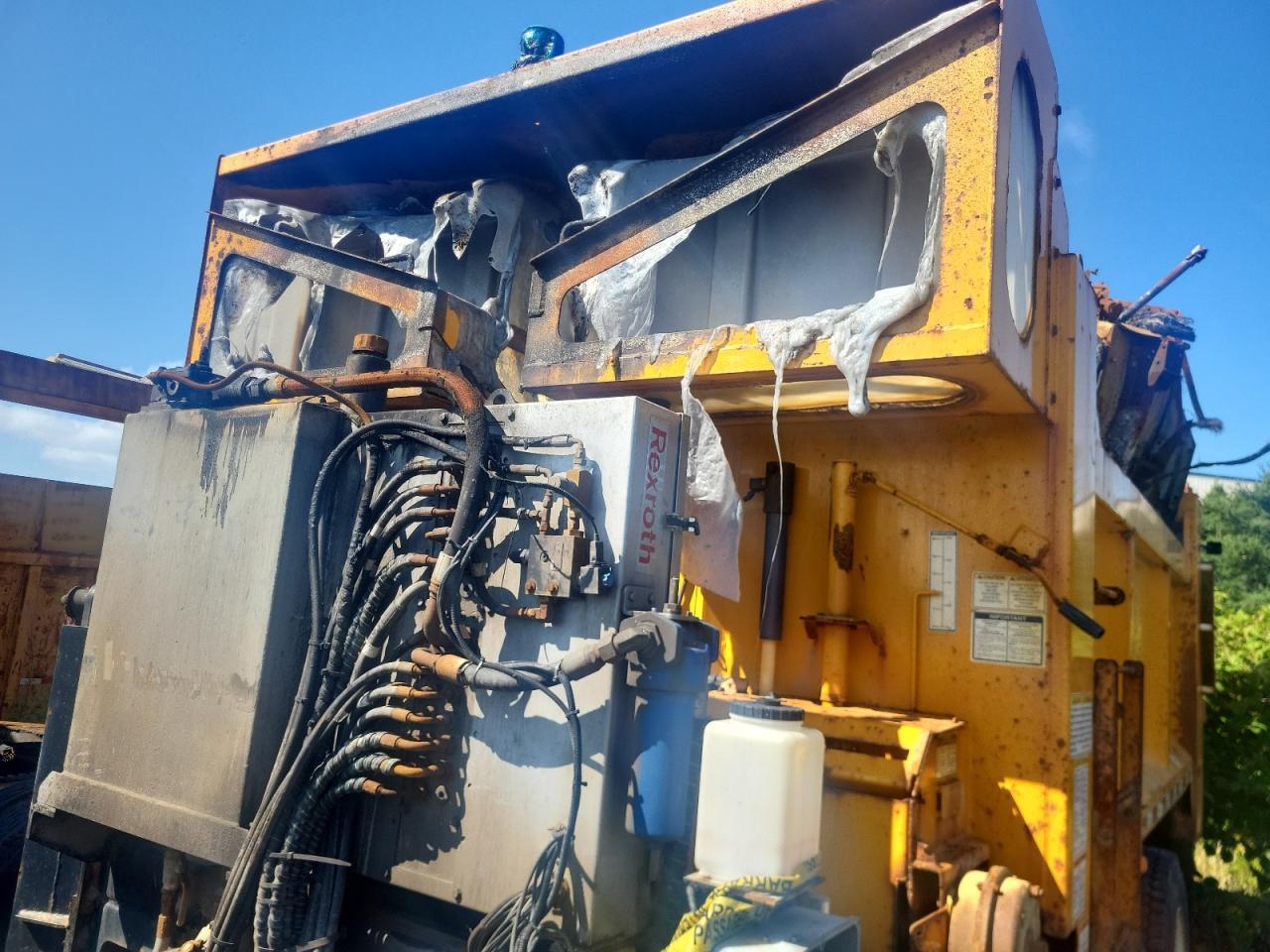 2021 VOLVO VHD