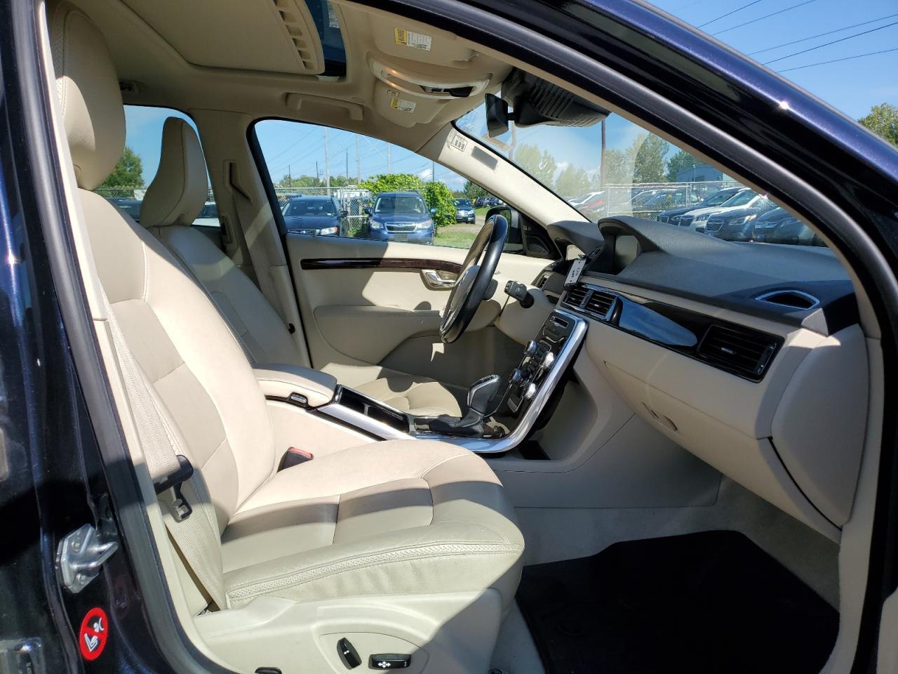 2016 VOLVO XC70