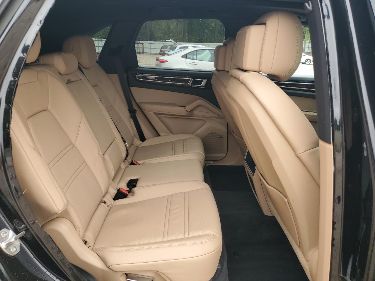 2021 PORSCHE CAYENNE