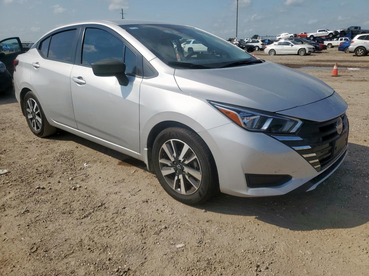2024 NISSAN VERSA