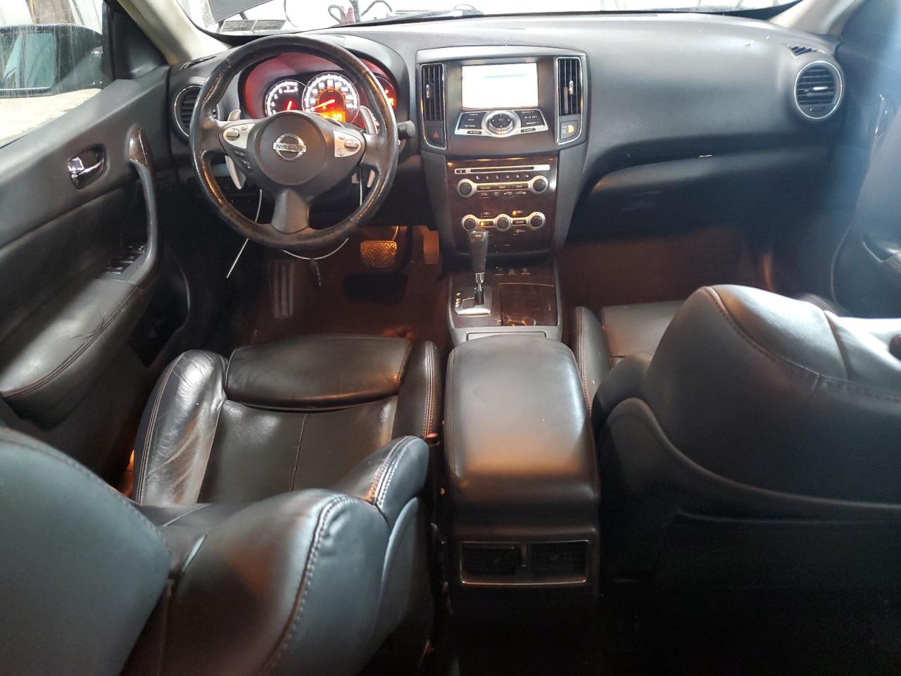 2011 NISSAN Maxima