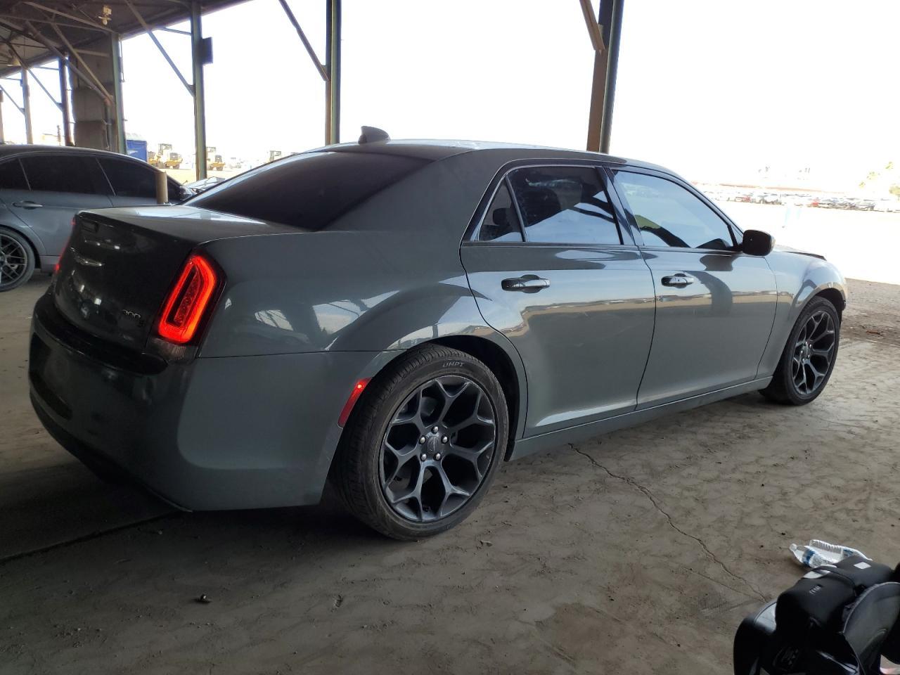 2019 CHRYSLER 300