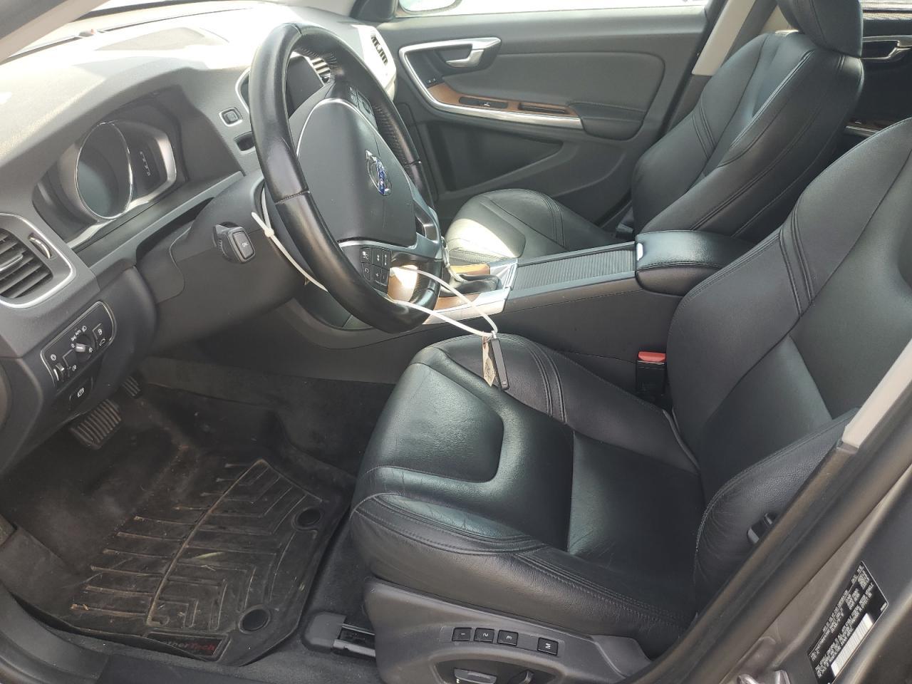 2017 VOLVO S60
