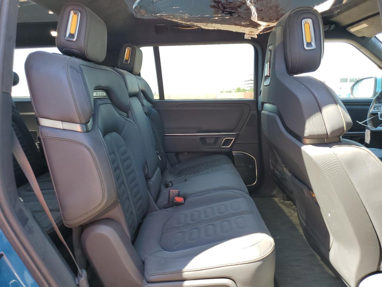2024 RIVIAN R1s