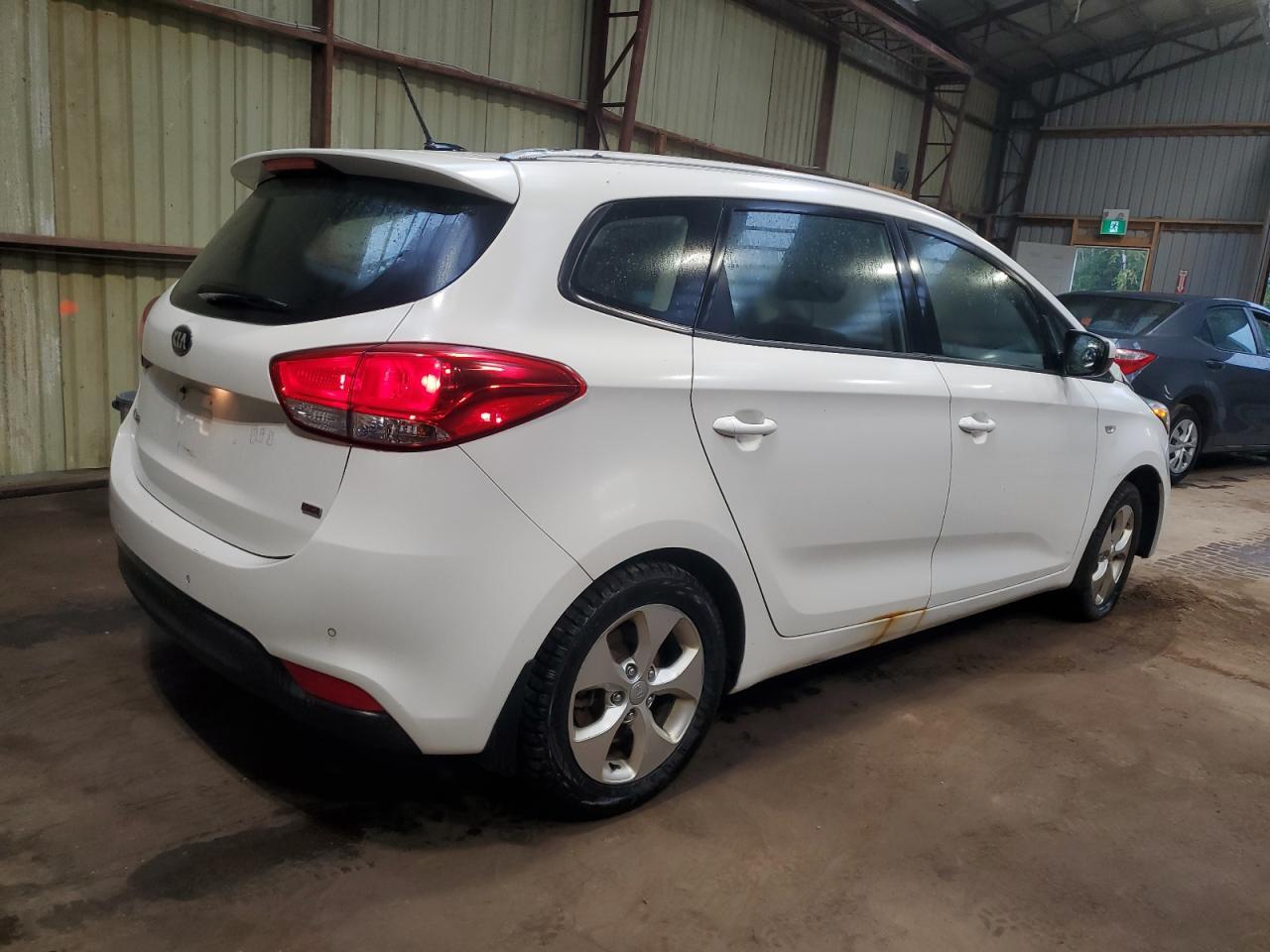 2014 KIA RONDO