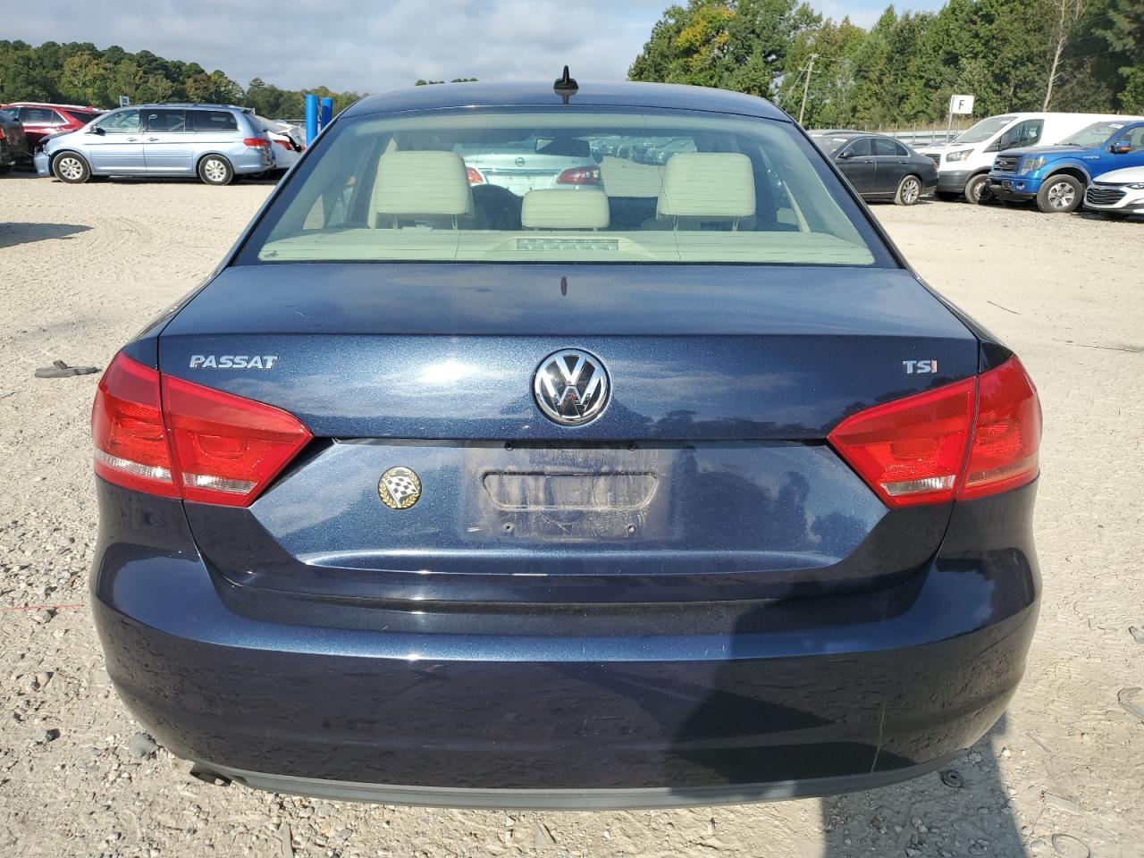 2015 VOLKSWAGEN Passat