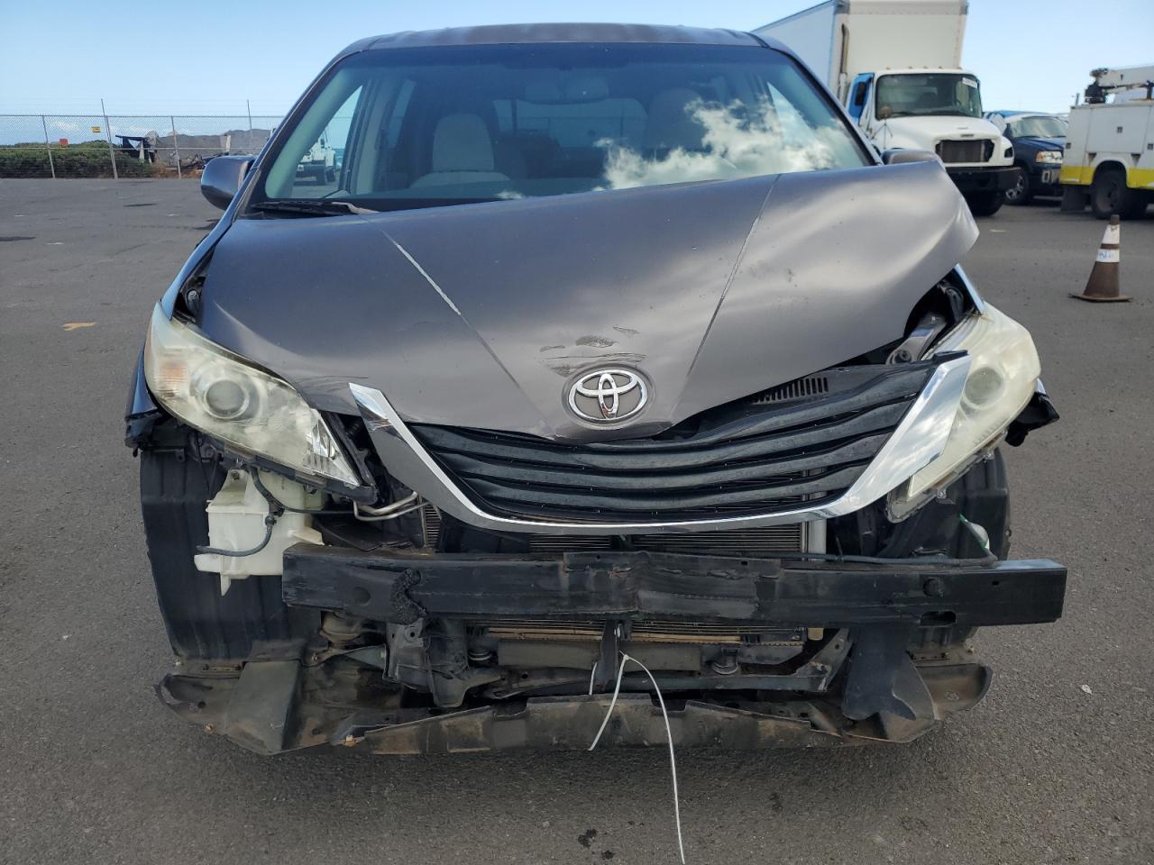 2013 TOYOTA SIENNA