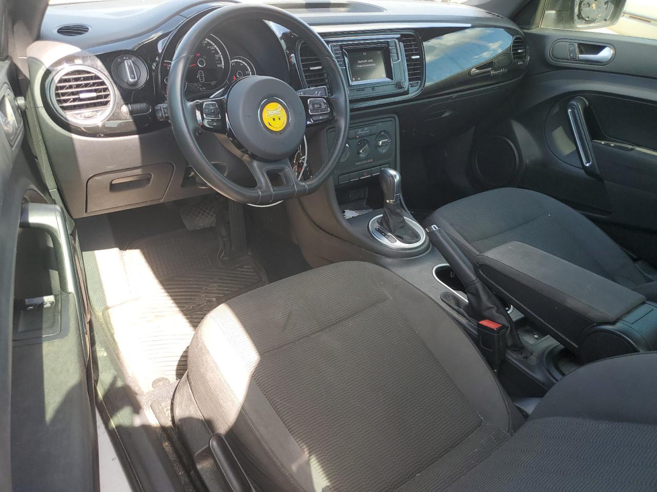 2016 VOLKSWAGEN Beetle