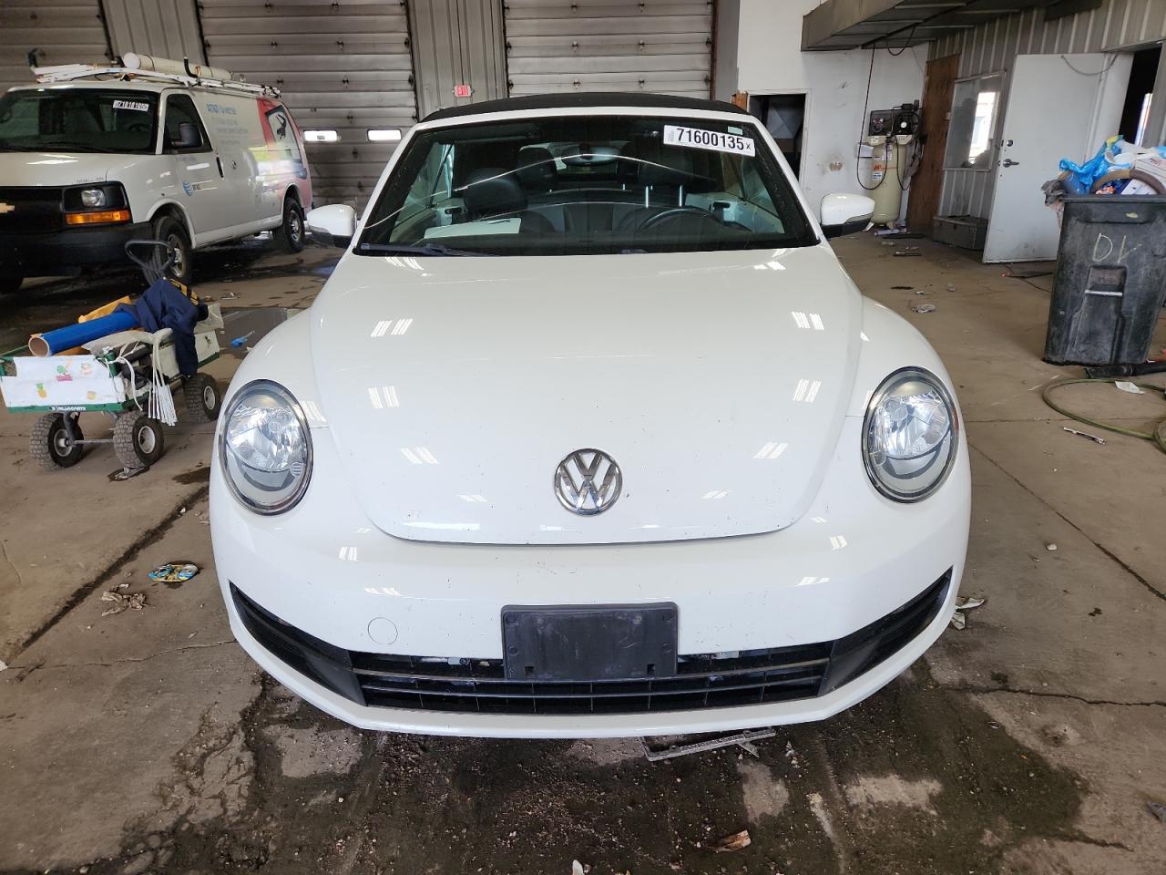 2013 VOLKSWAGEN Beetle