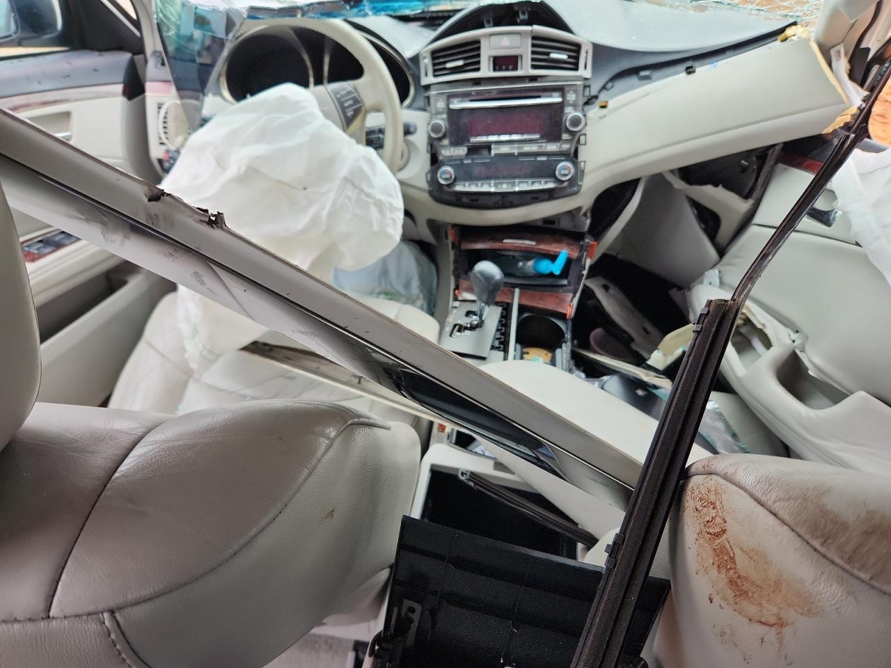 2011 TOYOTA Avalon