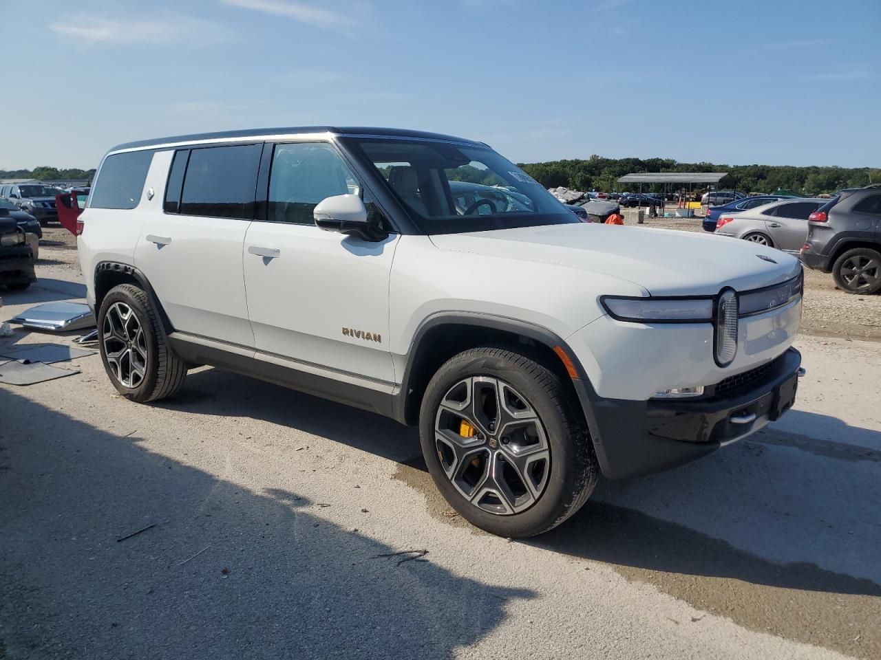 2024 RIVIAN R1s