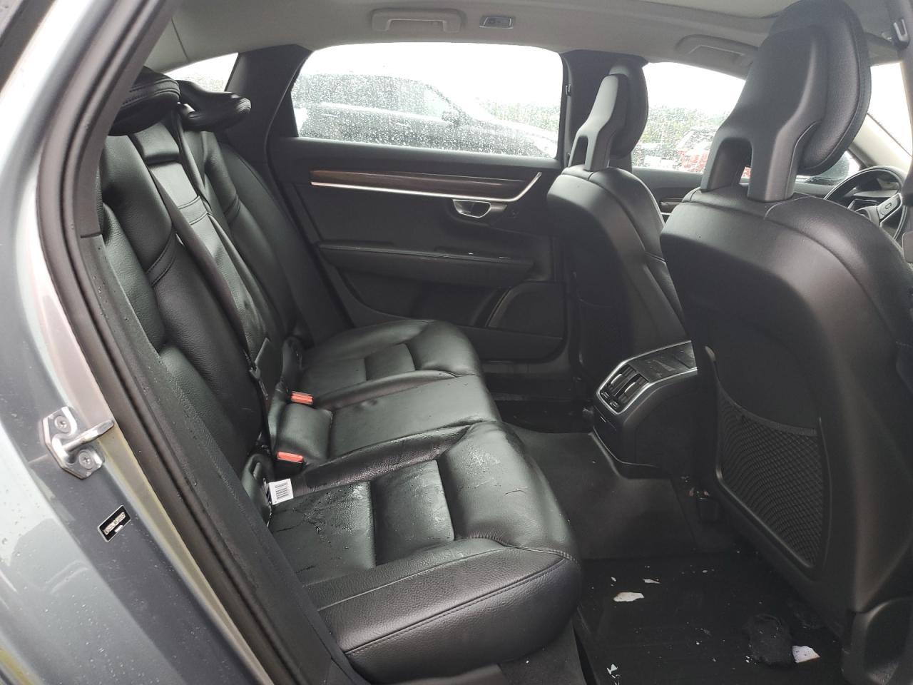 2018 VOLVO S90