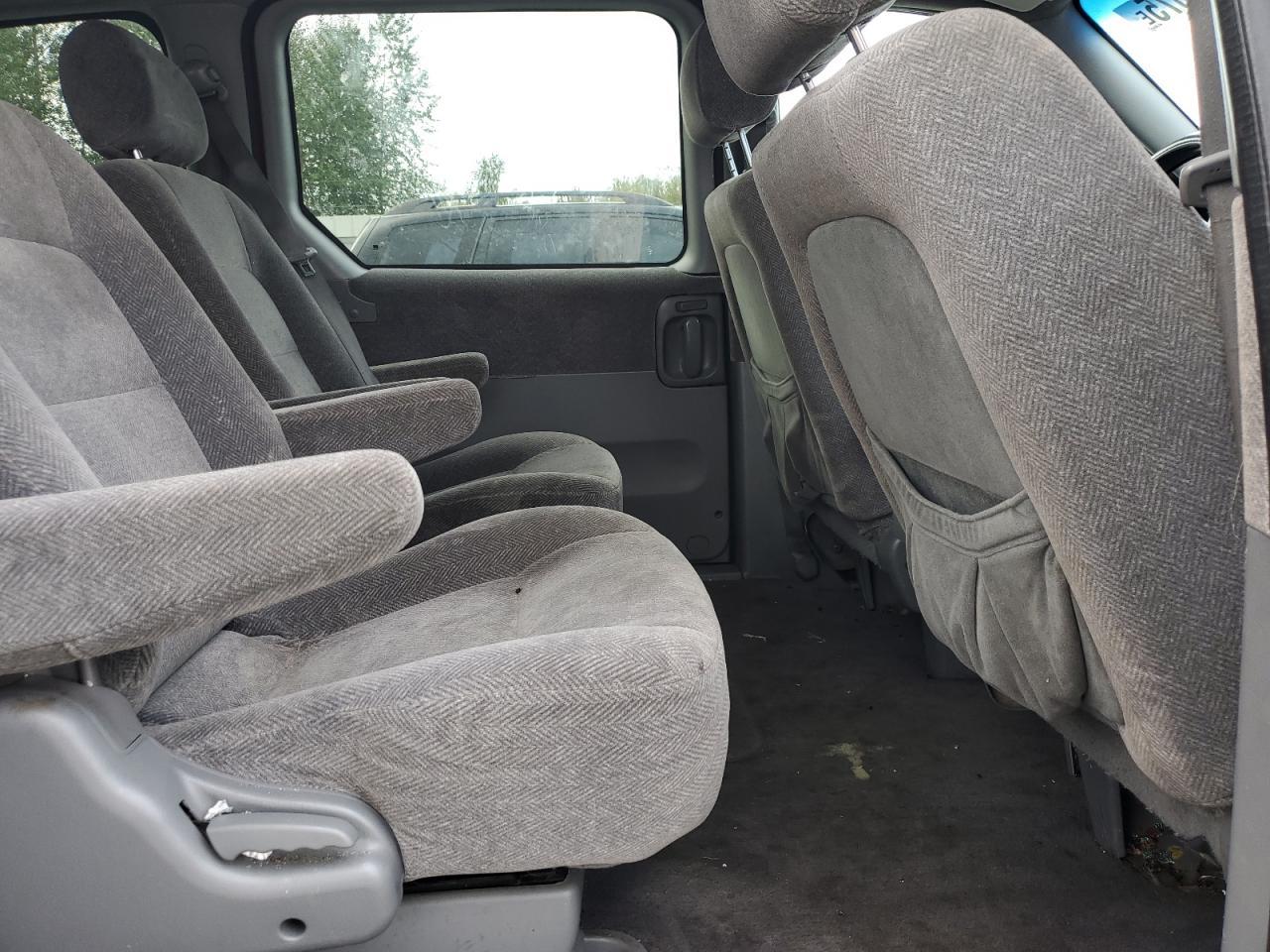 2002 KIA SEDONA