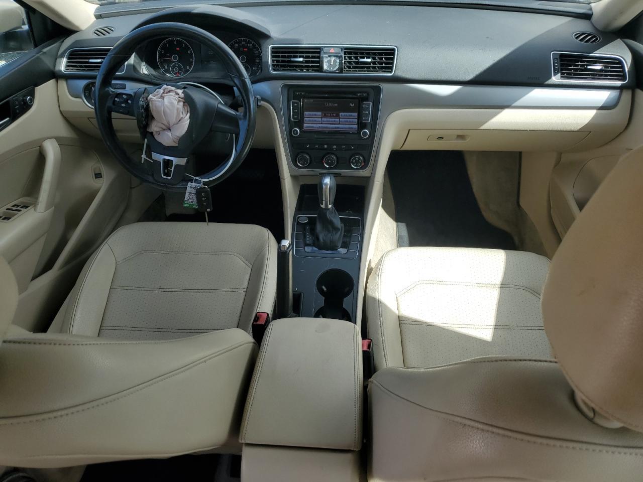 2015 VOLKSWAGEN Passat
