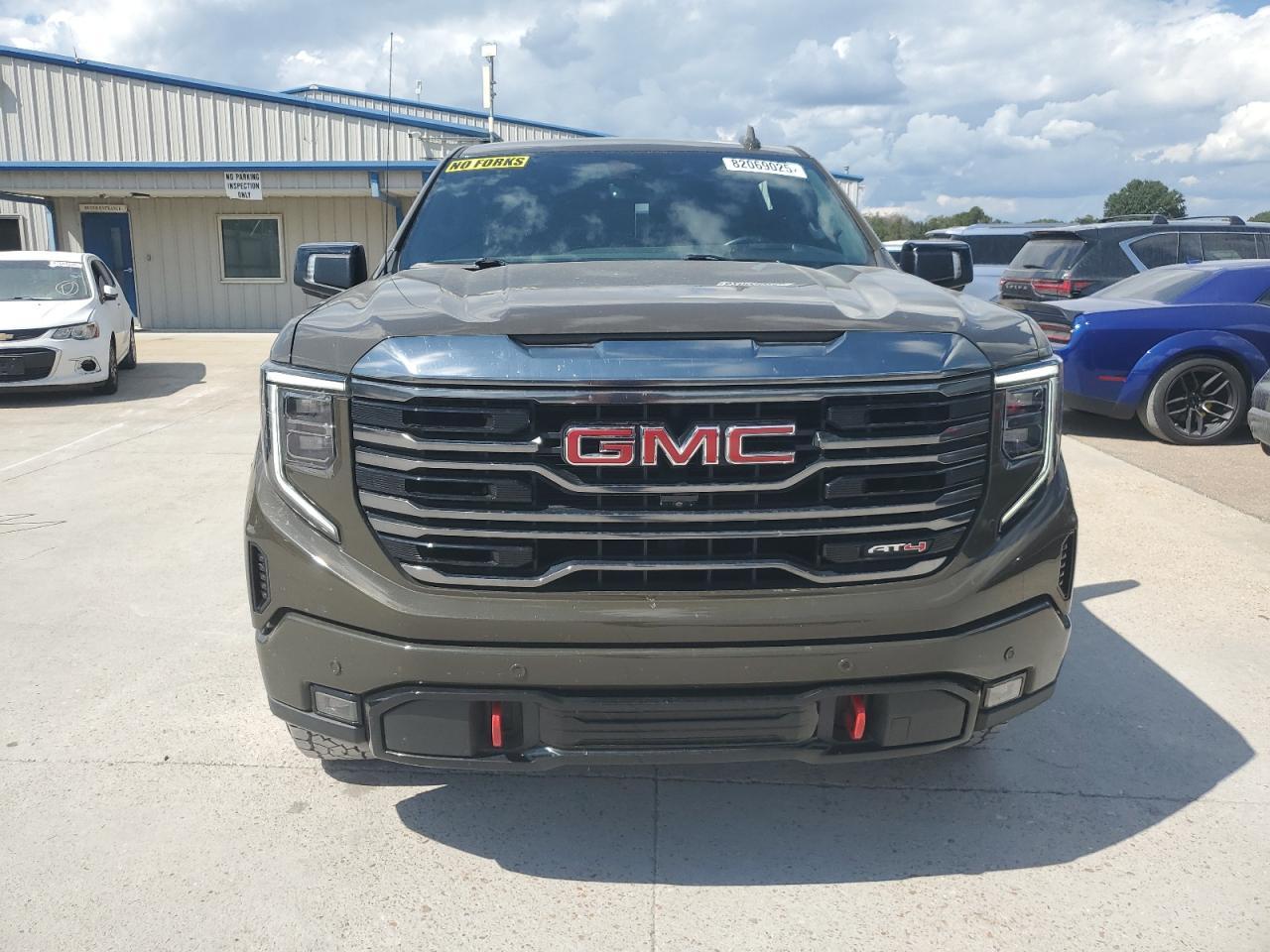 2023 GMC Sierra