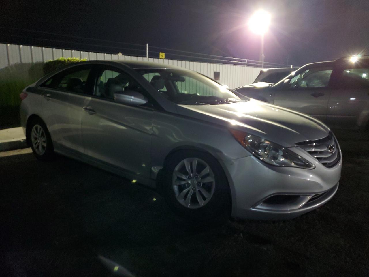 2011 HYUNDAI SONATA