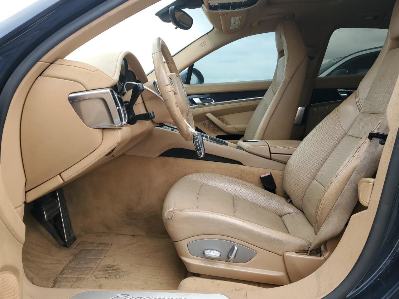 2011 PORSCHE Panamera
