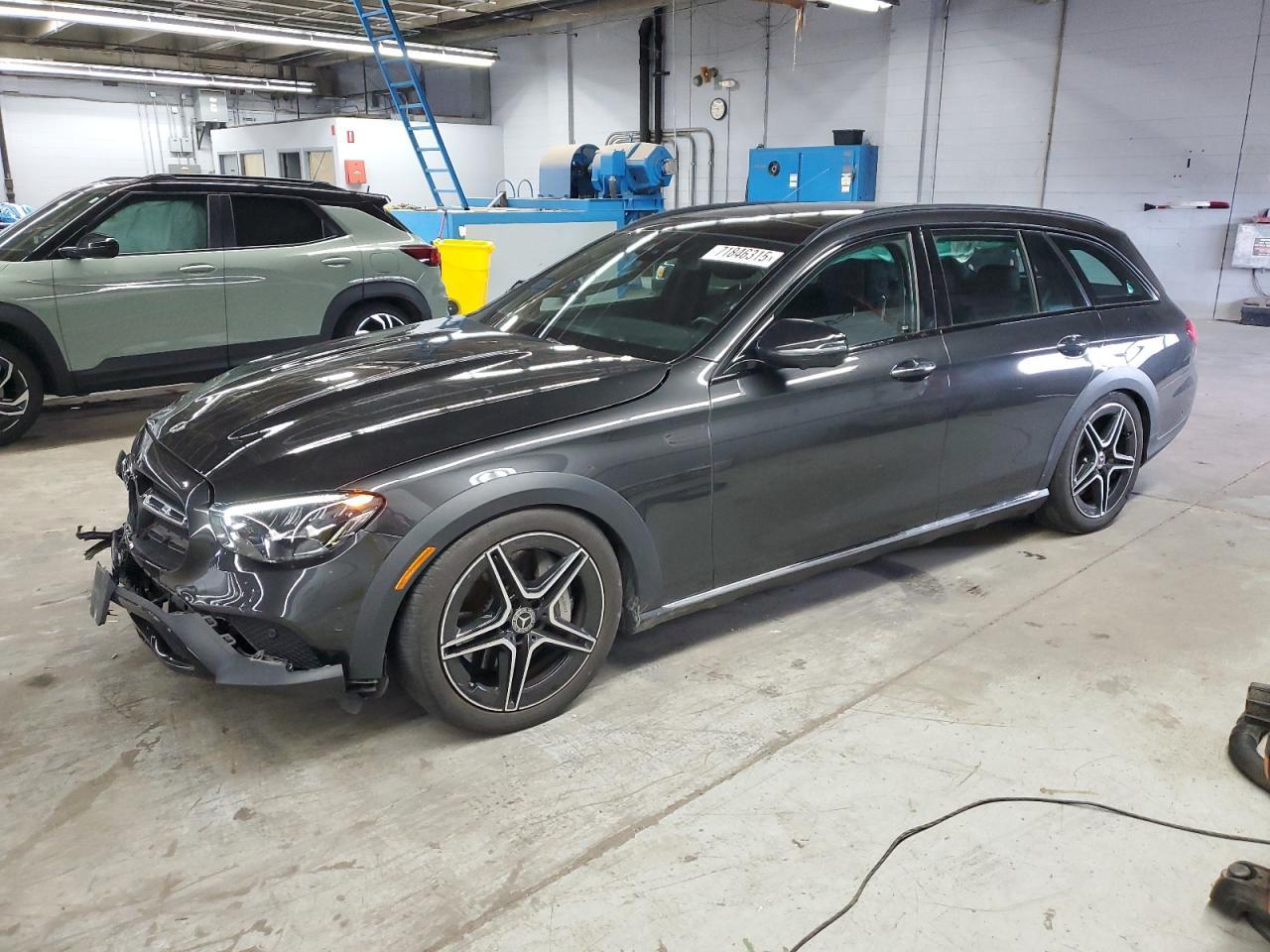 2022 MERCEDES-BENZ E-Class
