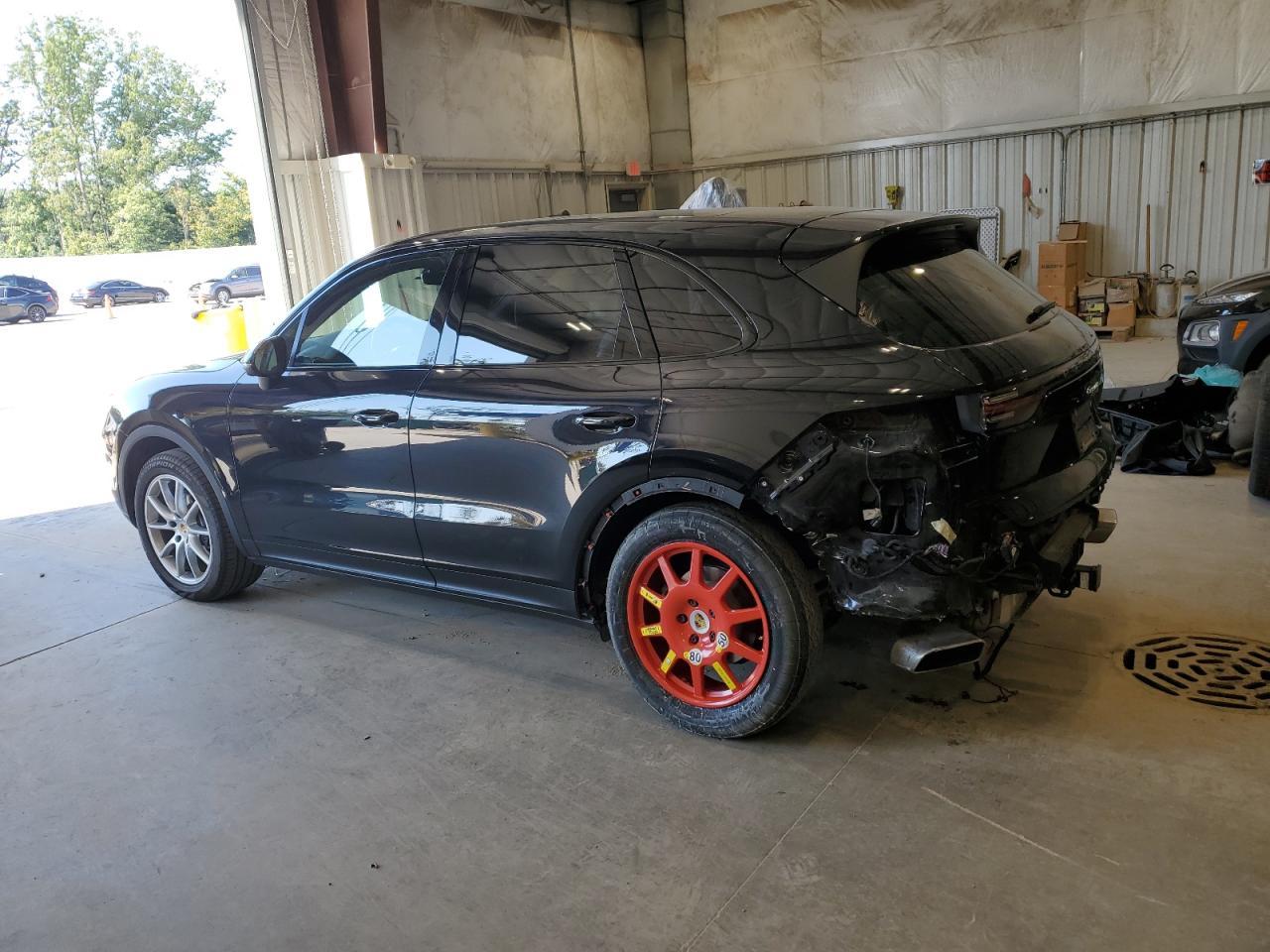 2020 PORSCHE CAYENNE
