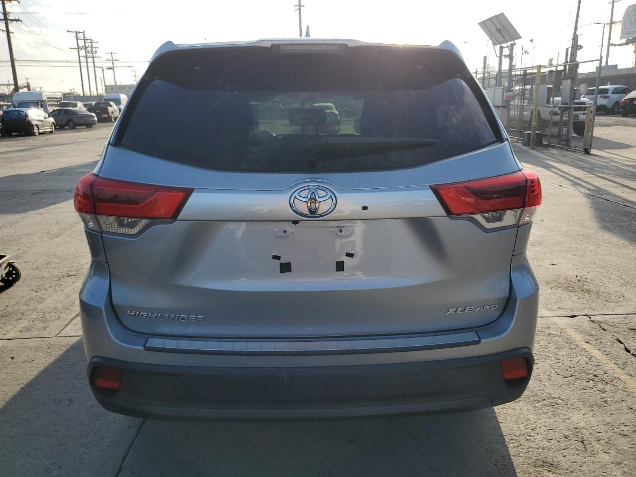 2017 TOYOTA HIGHLANDER