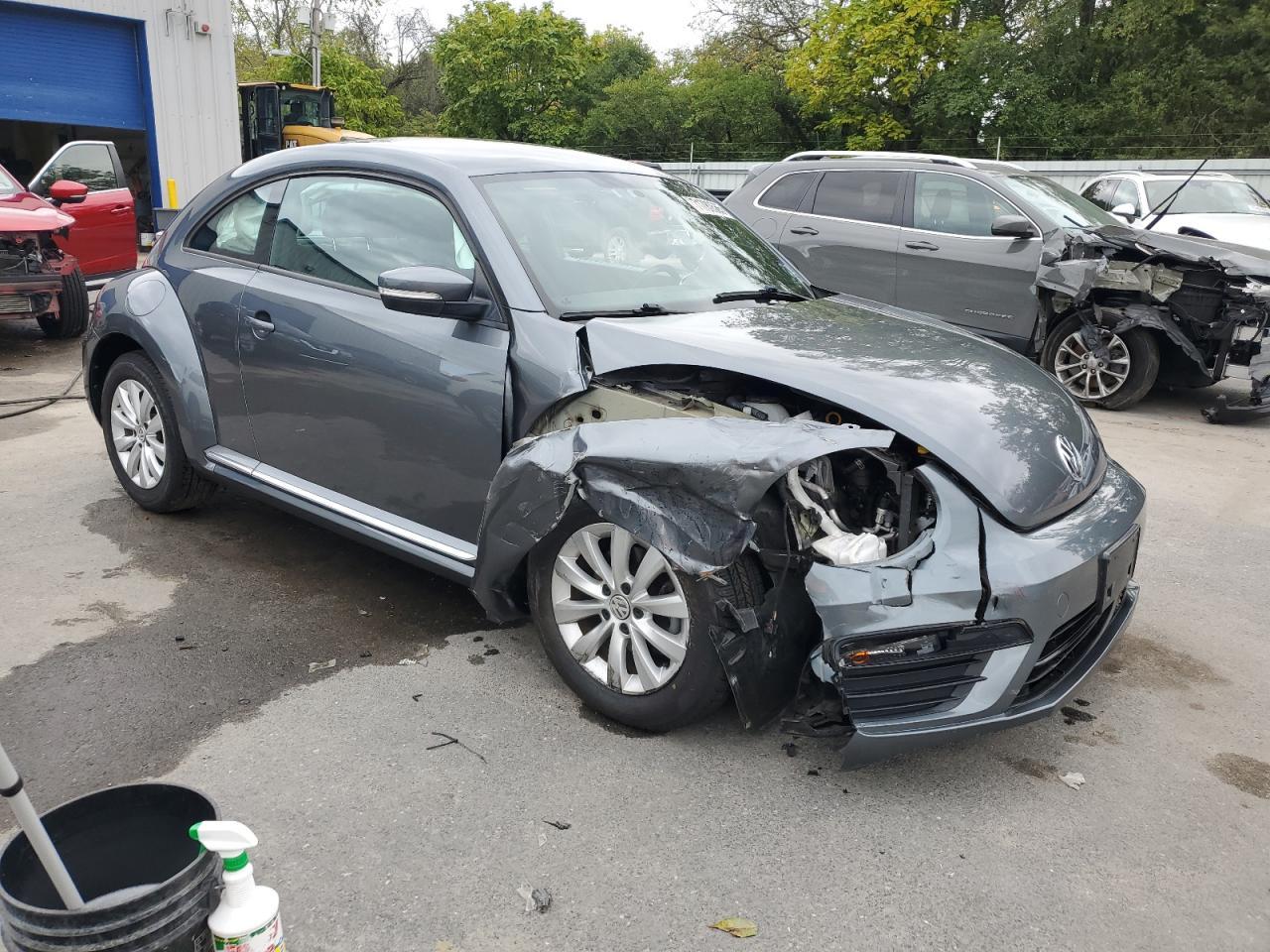 2019 VOLKSWAGEN Beetle