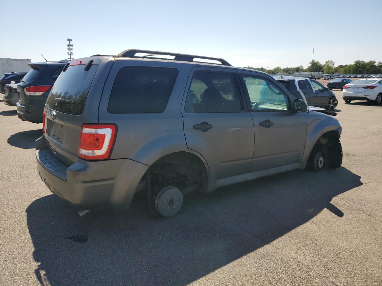 2010 FORD ESCAPE