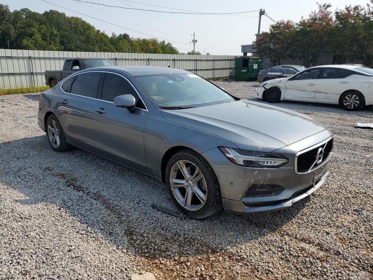 2018 VOLVO S90