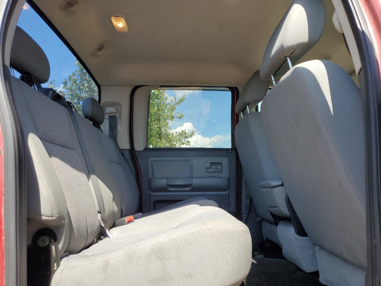 2011 DODGE Dakota