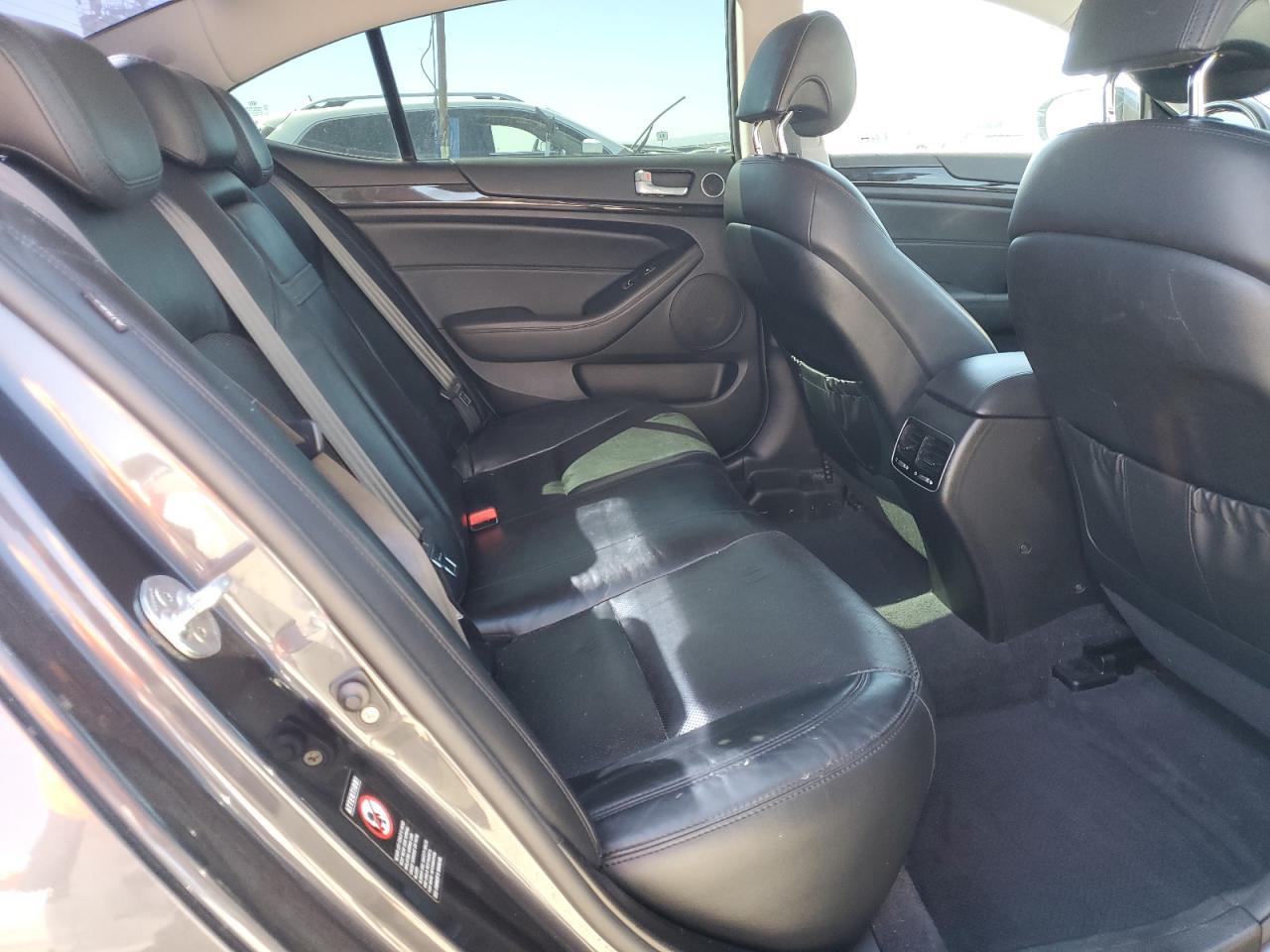 2014 KIA Cadenza